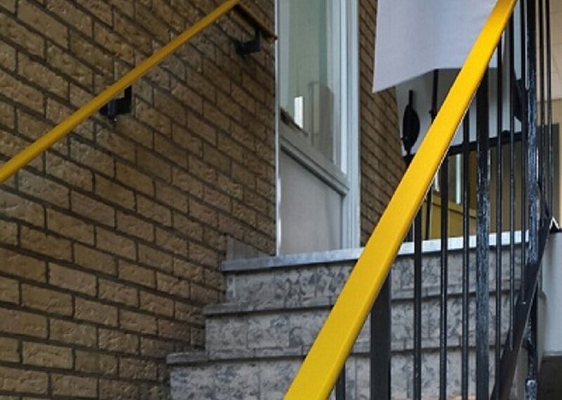 Profil&eacute;s de rampe d'escalier ronds en plastique